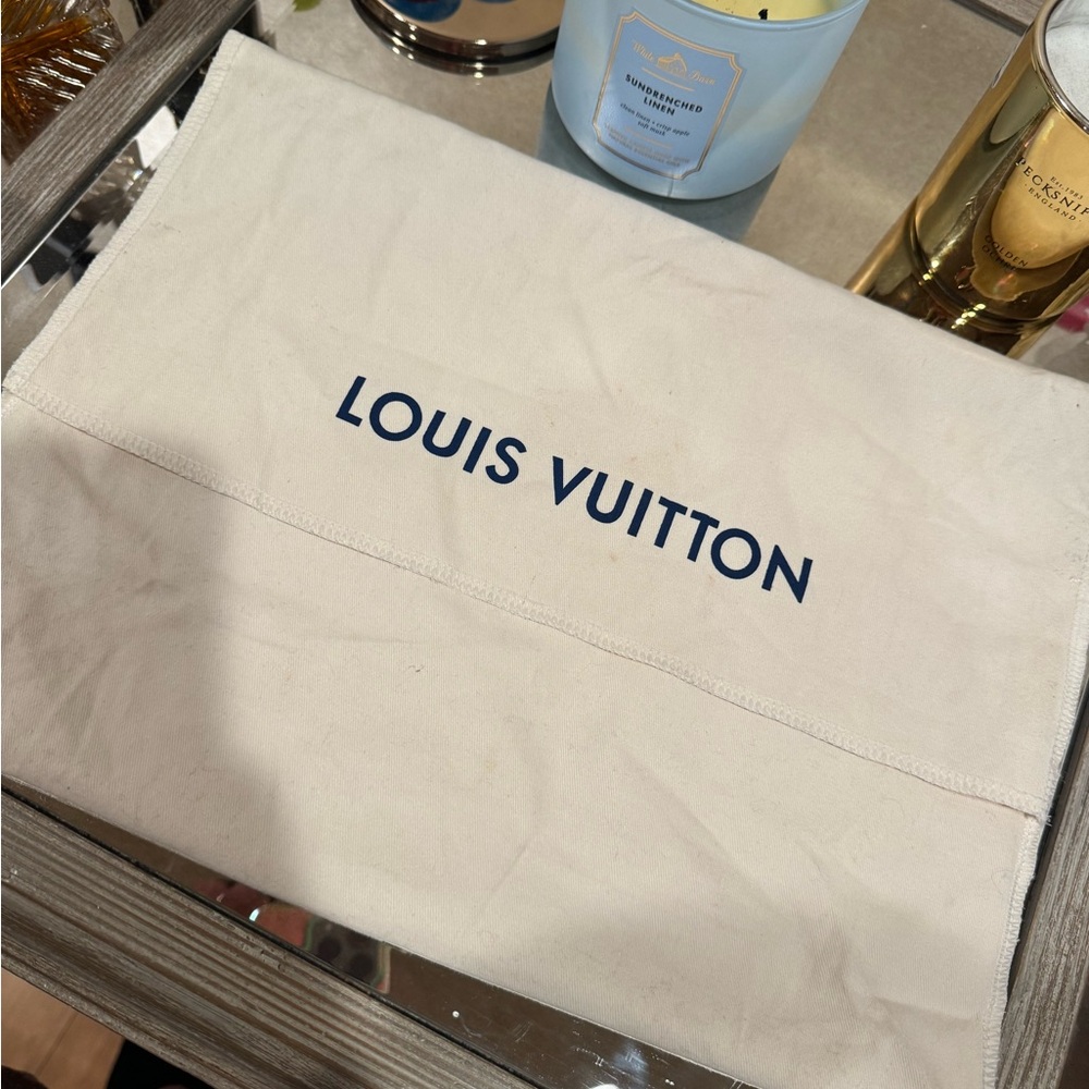 Dust bag